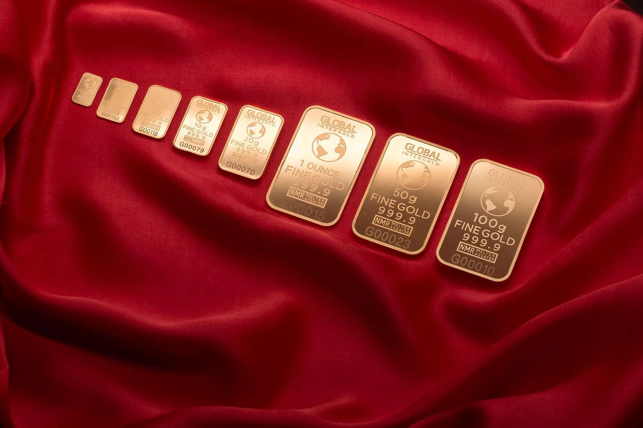 金店女销售三年盗走巨量黄金，揭示背后的故事与警示意义