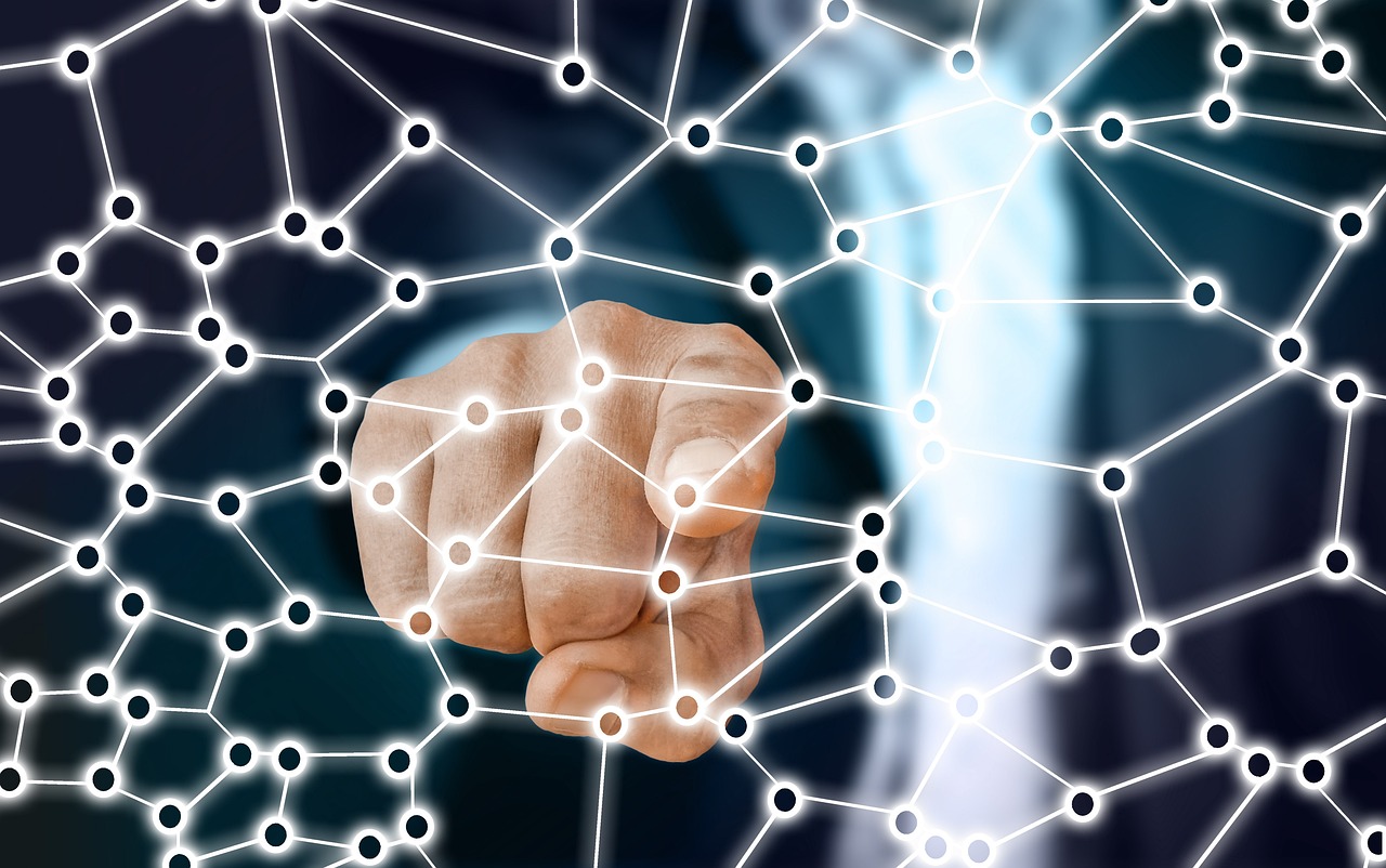 002590，探索万丰奥威的多元化发展之路