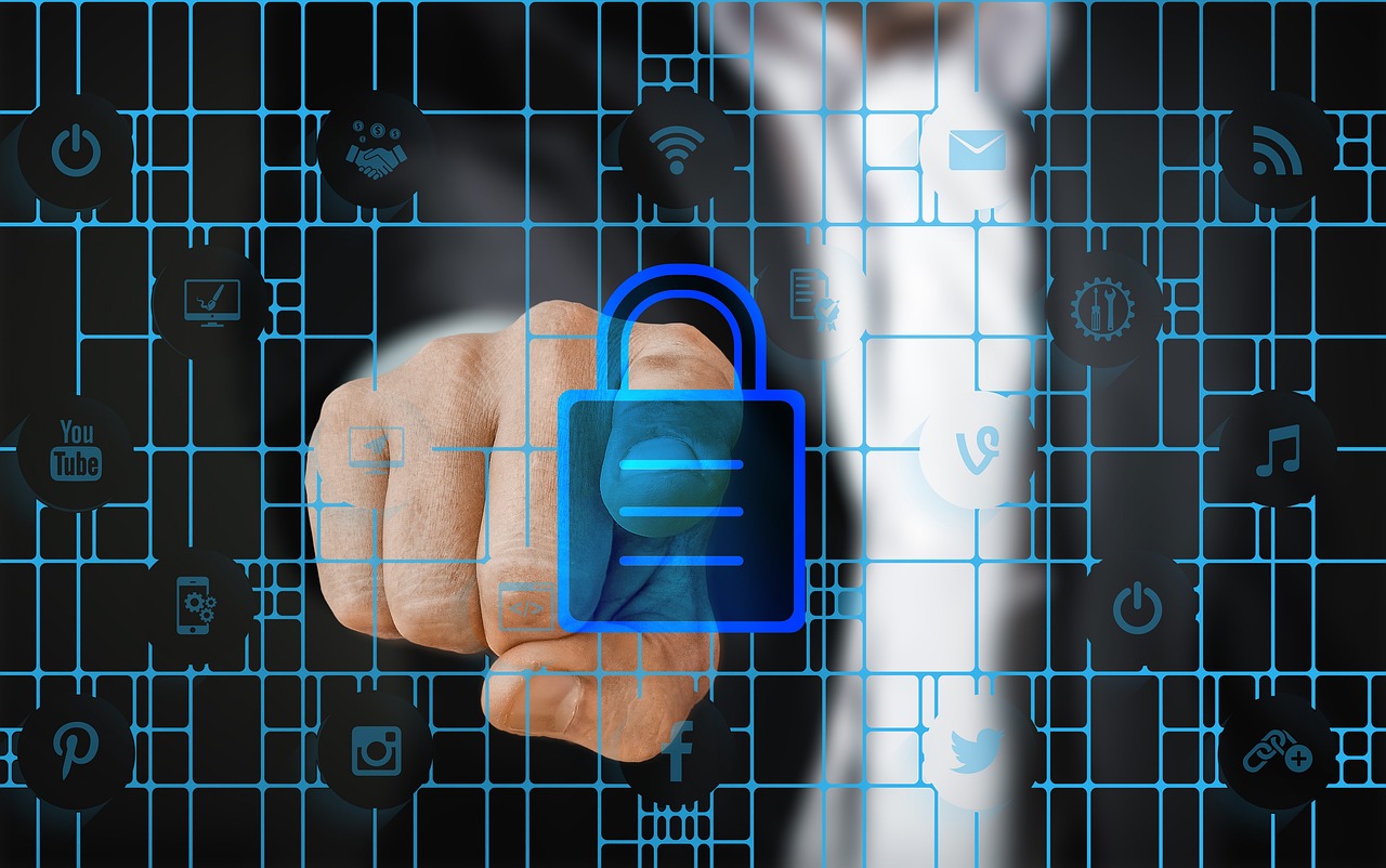 数据驱动未来，南方大数据100指数基金的智能投资之旅