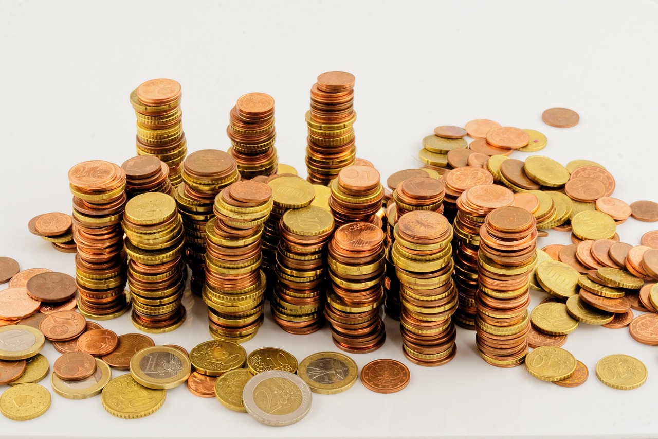 探索财金投资集团，金融世界的领航者