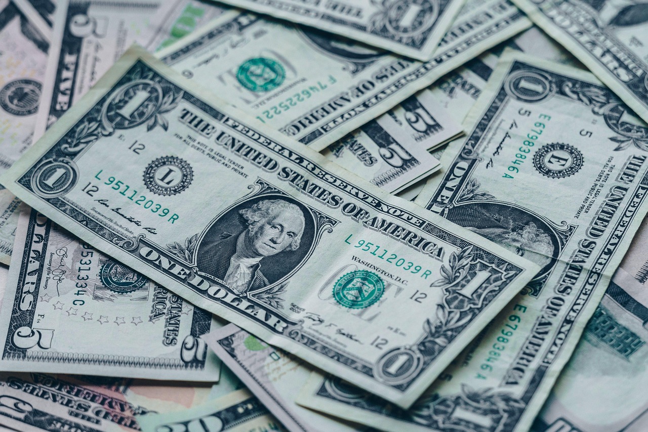 易方达深100ETF，投资深圳市场的高效选择